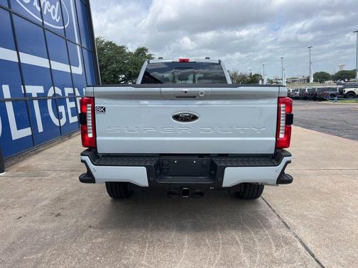 AVALANCHE 2026 Ford F-350 Lariat