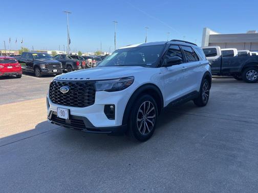 STAR WHITE MET TRI-COAT 2026 Ford Explorer ST-Line