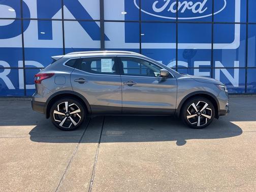 2022 Nissan Rogue Sport SL