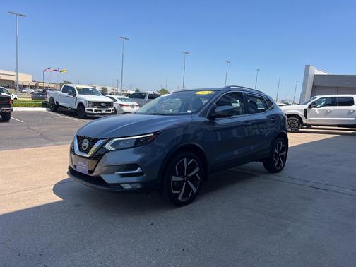 2022 Nissan Rogue Sport SL