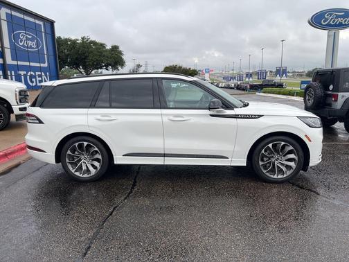 2025 Lincoln Aviator Premiere