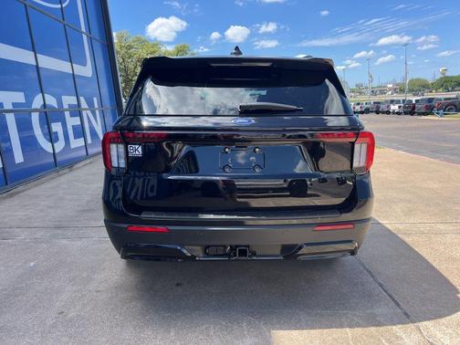 Agate Black Metallic 2026 Ford Explorer ST-Line