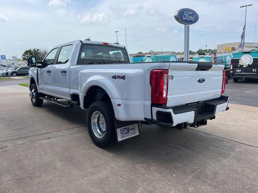 Oxford White 2026 Ford F-350 XL