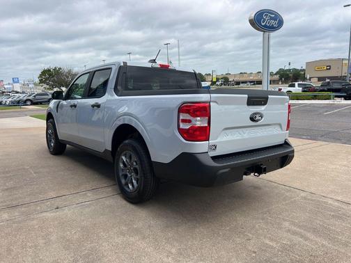 SPACE WHITE METALLIC 2026 Ford Maverick XLT