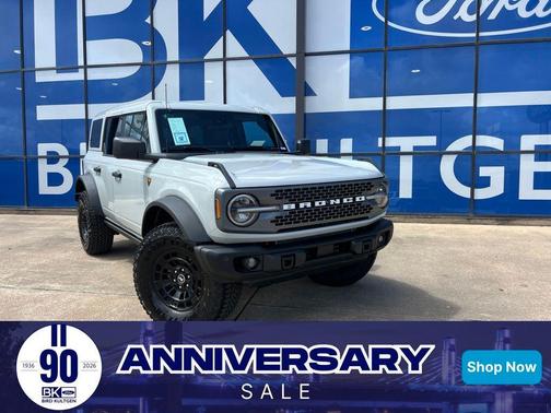 AVALANCHE GRAY 2026 Ford Bronco Badlands