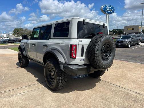 AVALANCHE GRAY 2026 Ford Bronco Badlands