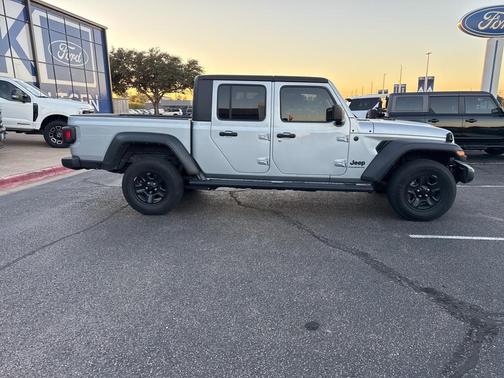 2024 Jeep Gladiator Sport