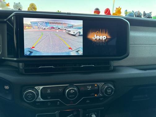 2024 Jeep Gladiator Sport