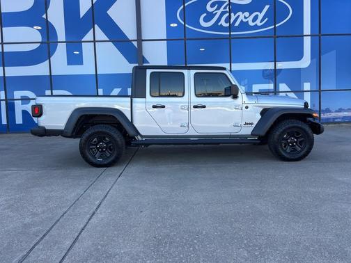 2024 Jeep Gladiator Sport