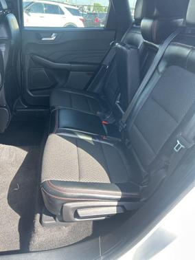 STAR WHITE METALLIC TRI-COAT 2024 Ford Escape ST-Line