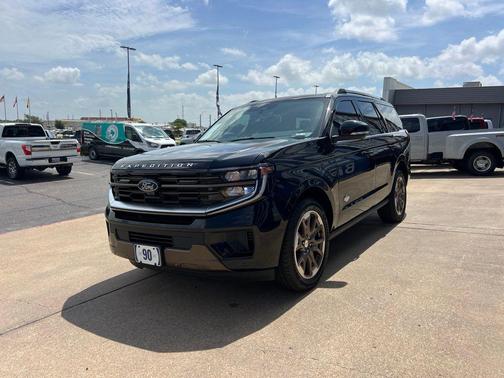 Agate Black Metallic 2026 Ford Expedition King Ranch