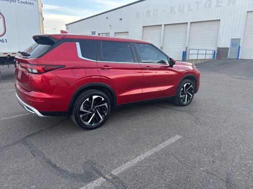 2022 Mitsubishi Outlander SE