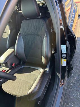 AGATE BLACK METALLIC 2025 Ford Escape ST-Line