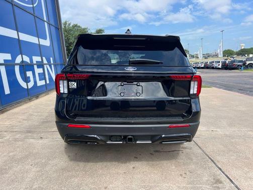 AGATE BLACK METALLIC 2026 Ford Explorer ST-Line