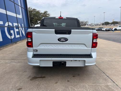 SPACE WHITE METALLIC 2026 Ford Maverick Lobo Standard