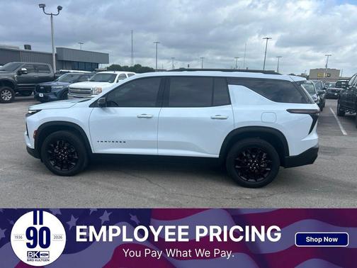 Polar White Tricoat 2026 Chevrolet Traverse LT