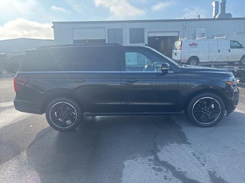 AGATE BLACK METALLIC 2023 Ford Expedition Limited