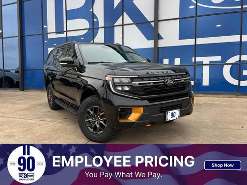 Agate Black Metallic 2026 Ford Expedition Tremor