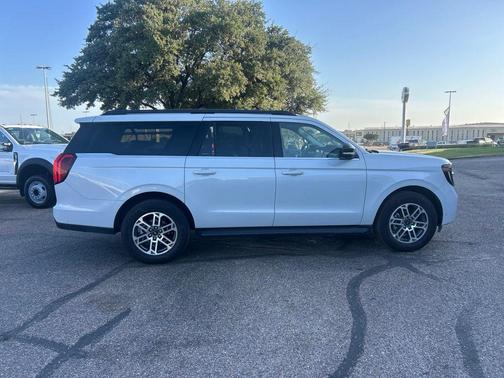 Space Silver Metallic 2025 Ford Expedition Max Active 4x2