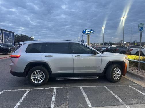 2023 Jeep Grand Cherokee L Laredo