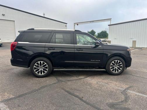 AGATE BLACK METALLIC 2025 Ford Expedition Platinum