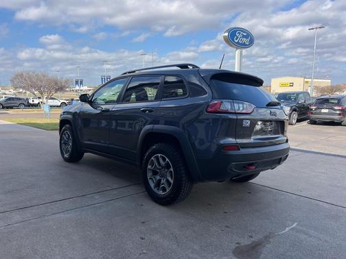 2022 Jeep Cherokee Trailhawk