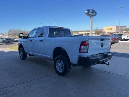 2024 RAM 2500 Tradesman Crew Cab 4x4 6'4' Box