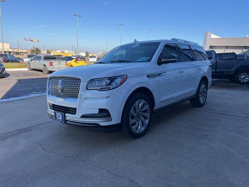 2024 Lincoln Navigator Premiere