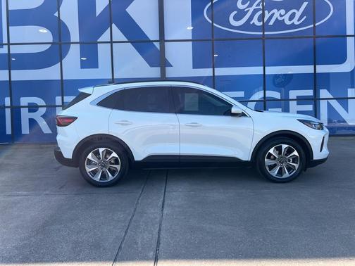 2025 Ford Escape Platinum