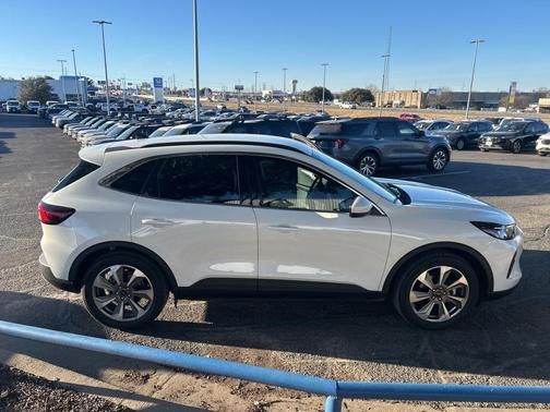 2025 Ford Escape Platinum