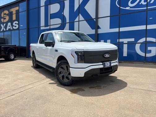 2025 Ford F-150 Lightning Flash