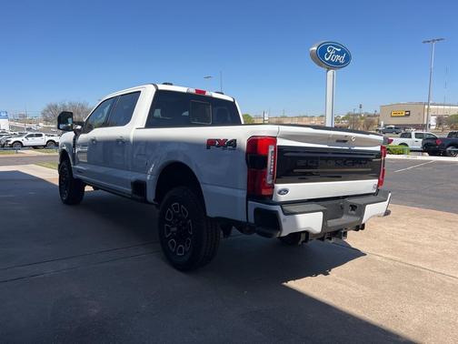 2025 Ford F-250 Platinum