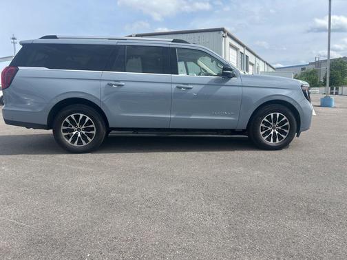 GLACIER GRAY METALLIC TC 2025 Ford Expedition Max Platinum