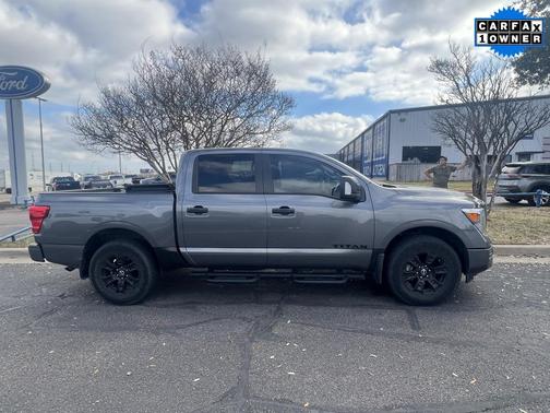 2024 Nissan Titan SV