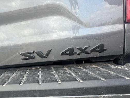 2024 Nissan Titan SV