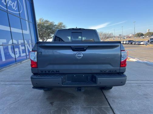 2024 Nissan Titan SV