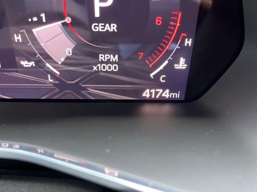 Summit White 2024 GMC Canyon Elevation