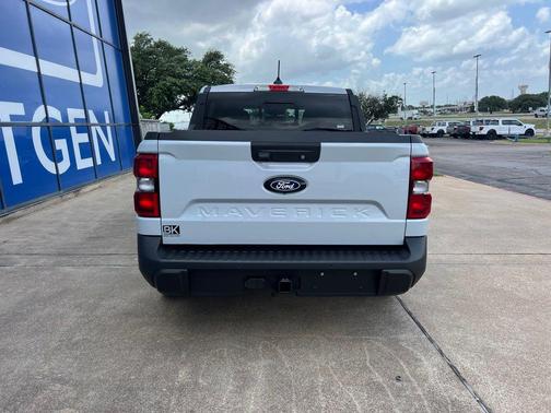 SPACE WHITE METALLIC 2026 Ford Maverick Lariat