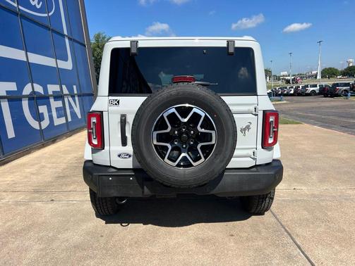 AVALANCHE GRAY 2026 Ford Bronco Outer Banks