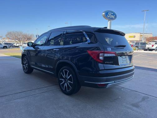 2019 Honda Pilot Touring 8-Passenger