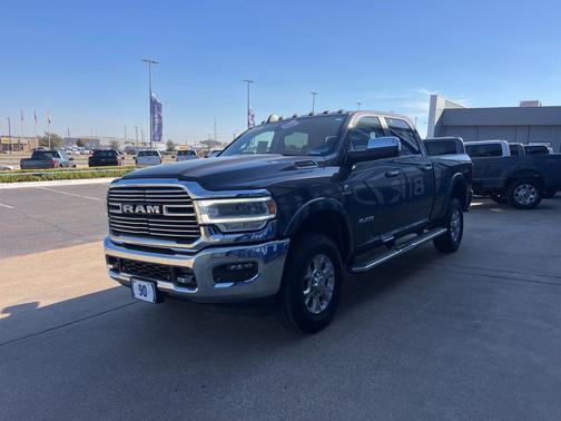 2022 RAM 2500 Laramie Crew Cab 4x4 6'4' Box