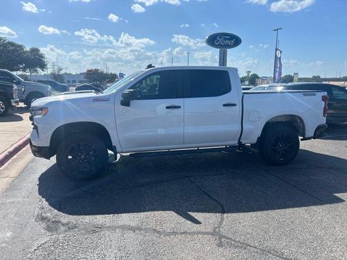 Summit White 2024 Chevrolet Silverado 1500 LT Trail Boss