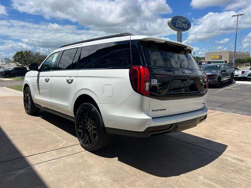 STAR WHITE MET TRI-COAT 2026 Ford Expedition Max Platinum