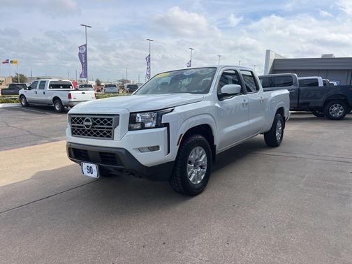 2023 Nissan Frontier SV