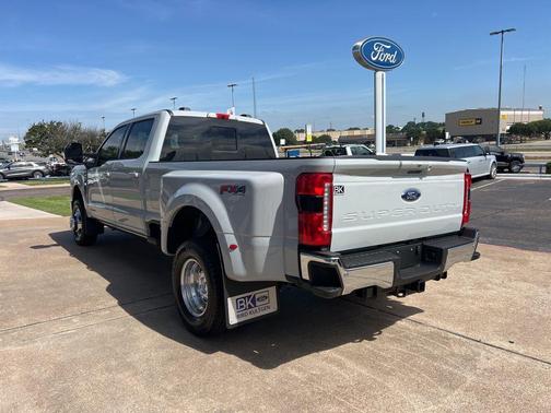 AVALANCHE 2026 Ford F-350 Lariat