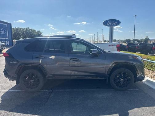 Magnetic Gray Metallic 2022 Toyota RAV4 Hybrid SE