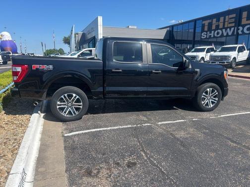 AGATE BLACK METALLIC 2022 Ford F-150 XL