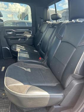 2023 RAM 3500 Laramie Crew Cab 4x4 6'4' Box