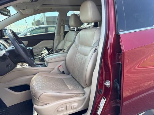 Cayenne Red Pearl Metallic 2019 Nissan Murano Platinum
