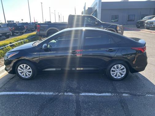 2022 Hyundai Accent SE